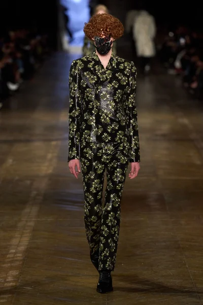 Look 40